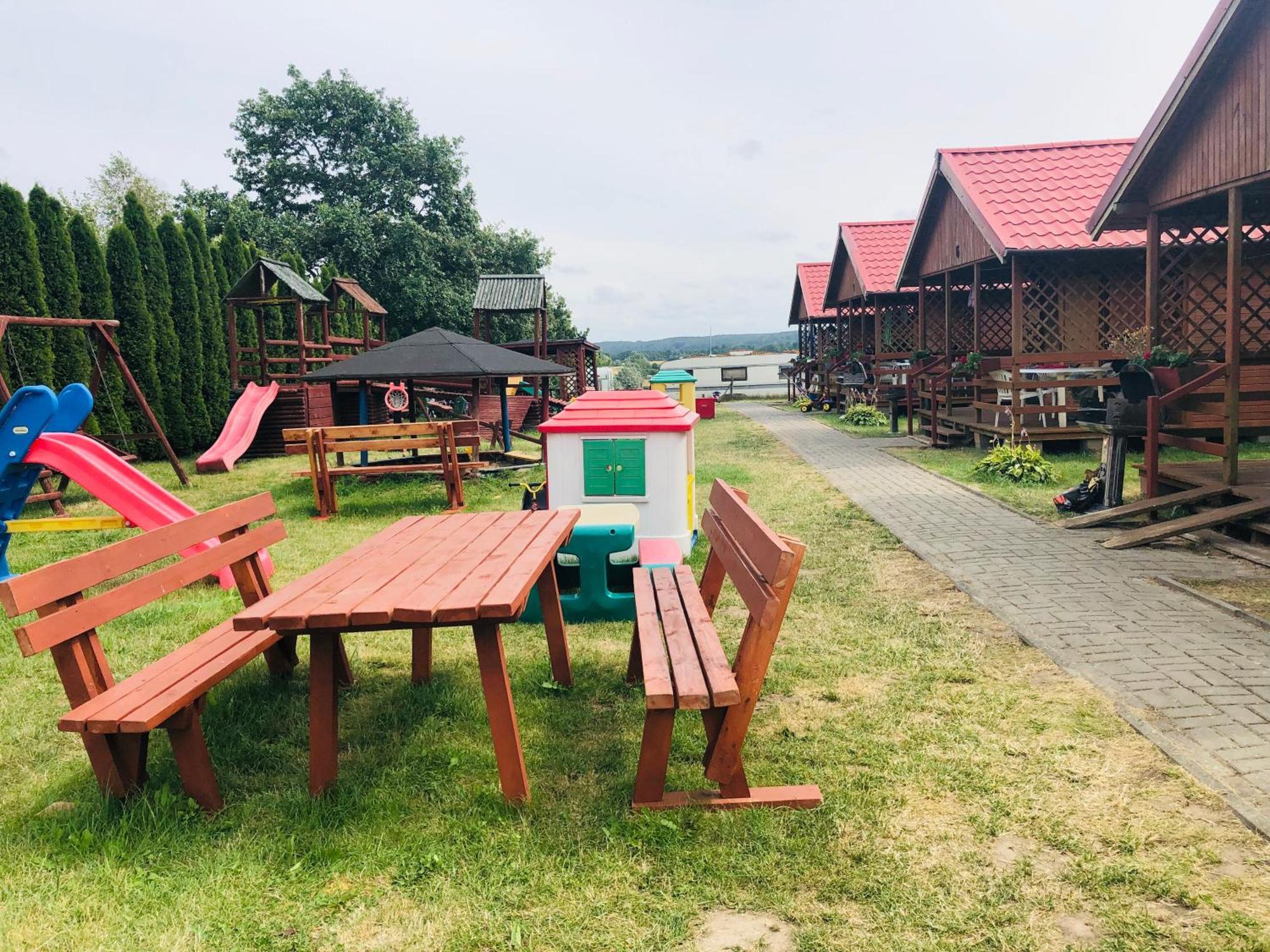 Domki U Karasia Rusinowo  Luaran gambar